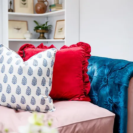 Апартаменты The Bartholomew - Cosy 1 Bed Flat In Stunning Location *