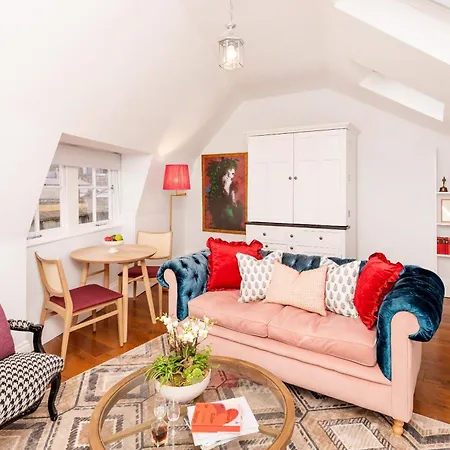 Berkeley Suites, 5 Апартаменти *