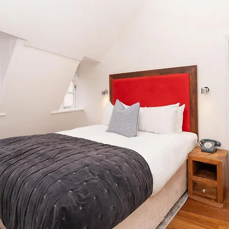 Berkeley Suites, 5 Appartement *